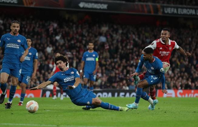 London, England, 20th October 2022. Gabriel Jesus of Arsenal has a shot on goal during the UEFA Europa League match at the Emirates Stadium, London. Picture credit should read: Paul Terry Sportimage EDITORIAL USE ONLY. No use with unauthorised audio, video, data, fixture lists, club league logos or live services. Online in-match use limited to 120 images, no video emulation. No use in betting, games or single club league player publications. SPI-1970-0065