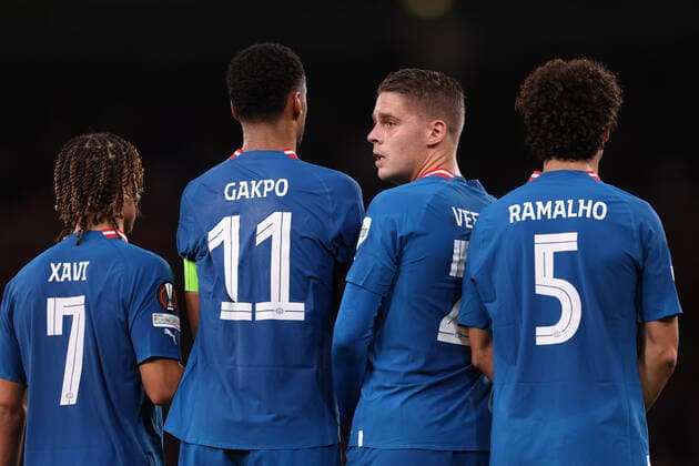 Arsenal v PSV Eindhoven 20 October 2022, London - Europa League Group Stage - Arsenal v PSV Eindhoven - Joey Veerman of PSV Eindhoven turns around in the defensive wall - Photo: Jacques Feeney Offside. London UK Copyright: xJacquesxFeeneyx xOffsidexOffside