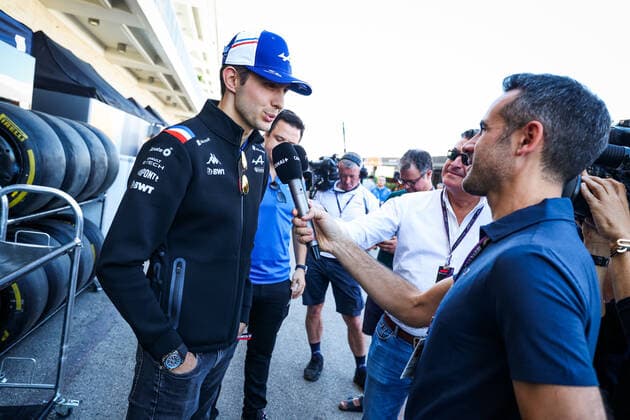 OCON Esteban (fra), Alpine F1 Team A522, with DUPIN Laurent of Canal+ during the Formula 1 Aramco United States Grand Prix 2022, 19th round of the 2022 FIA Formula One World Championship, WM, Weltmeisterschaft from October 21 to 23, 2022 on the Circuit of the Americas, in Austin, Texas - F1 - UNITED STATES GRAND PRIX 2022 DPPI Panoramic  20221020_GOOD4111