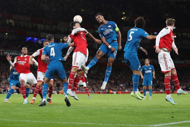 Arsenal v PSV Eindhoven 20 October 2022, London - Europa League Group Stage - Arsenal v PSV Eindhoven - Both teams battle for a header from a corner - Photo: Jacques Feeney Offside. London UK Copyright: xJacquesxFeeneyx xOffsidexOffside