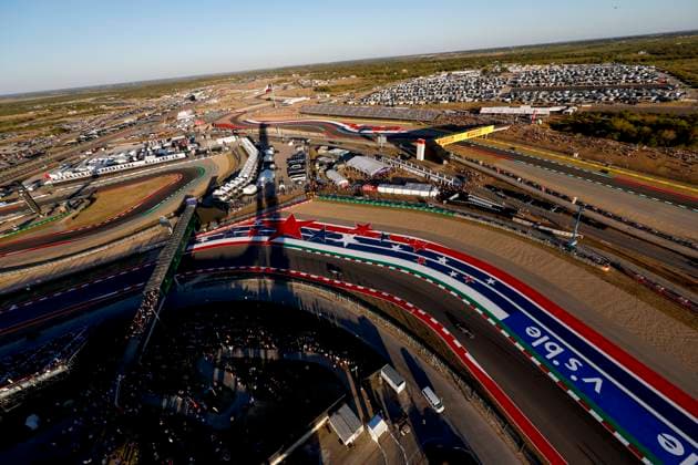 44 Lewis Hamilton (GBR, Mercedes-AMG Petronas F1 Team), 22 Yuki Tsunoda (JPN, Scuderia AlphaTauri), F1 Grand Prix of USA at Circuit of The Americas on October 21, 2022 in Austin, United States of America. (Photo by HOCH ZWEI) Austin United States of America