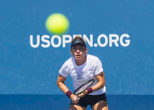 October 21, 2022, Flushing Meadows, New York, USA: Simona Halep suspended after failed US Open drug test for a substance called Roxadustat. FILE PHOTO: Simona Halep during practice in preparation for the 2022 US Open to be held at the USTA Billie Jean King National Tennis Center on Saturday August 27, 2022 in the Flushing neighborhood of the Queens borough of New York City. PI Flushing Meadows USA - ZUMAp124 20221021_zaa_p124_009 Copyright: xJAVIERxROJASx