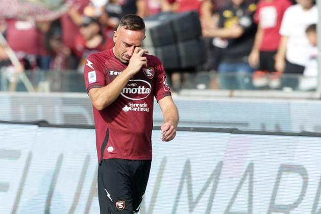 Bilder des Jahres, Sport 10 Oktober Sport Themen der Woche KW42 Sport Bilder des Tages Foto Alessandro Garofalo LaPresse 22 ottobre 2022 - Salerno, Italia - calcio - Salernitana vs Spezia - Campionato italiano di calcio Serie A TIM 2022 2023 - Stadio Arechi. Nella foto: Franck Ribery (Salernitana) October 22, 2022 Salerno, Italy - sport, calcio - Salernitana vs Spezia - Italian Serie A Football Championship 2022 2023 - Arechi Stadium. In the pic: Franck Ribery (Salernitana)  Copyright: xAlessandroxGarofalo LaPressex