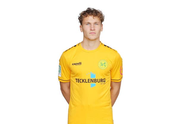 Straelen, Deutschland 22. Oktober 2022: Regionalliga West - 2022 2023 - SV Straelen - Teamshooting - Mannschaftsfoto Niek Munsters (SV Straelen) Tecklenburg Stadion Nordrhein Westfalen Copyright: xFotostandx xvanxderxVeldenx