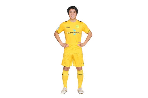 Straelen, Deutschland 22. Oktober 2022: Regionalliga West - 2022 2023 - SV Straelen - Teamshooting - Mannschaftsfoto Hirotaka Yamada (SV Straelen) Tecklenburg Stadion Nordrhein Westfalen Copyright: xFotostandx xvanxderxVeldenx