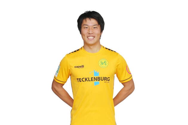 Straelen, Deutschland 22. Oktober 2022: Regionalliga West - 2022 2023 - SV Straelen - Teamshooting - Mannschaftsfoto Hirotaka Yamada (SV Straelen) Tecklenburg Stadion Nordrhein Westfalen Copyright: xFotostandx xvanxderxVeldenx