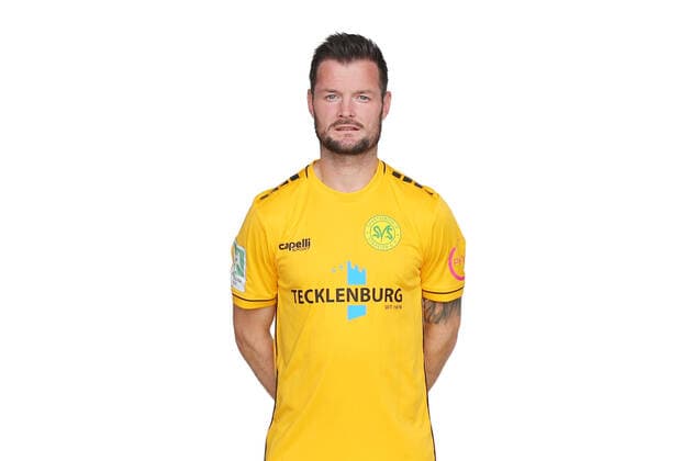 Straelen, Deutschland 22. Oktober 2022: Regionalliga West - 2022 2023 - SV Straelen - Teamshooting - Mannschaftsfoto Marcel Heller (SV Straelen) Tecklenburg Stadion Nordrhein Westfalen Copyright: xFotostandx xvanxderxVeldenx
