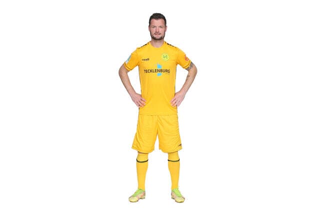 Straelen, Deutschland 22. Oktober 2022: Regionalliga West - 2022 2023 - SV Straelen - Teamshooting - Mannschaftsfoto Marcel Heller (SV Straelen) Tecklenburg Stadion Nordrhein Westfalen Copyright: xFotostandx xvanxderxVeldenx