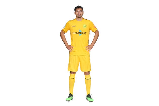 Straelen, Deutschland 22. Oktober 2022: Regionalliga West - 2022 2023 - SV Straelen - Teamshooting - Mannschaftsfoto Hassine Refai (SV Straelen) Tecklenburg Stadion Nordrhein Westfalen Copyright: xFotostandx xvanxderxVeldenx