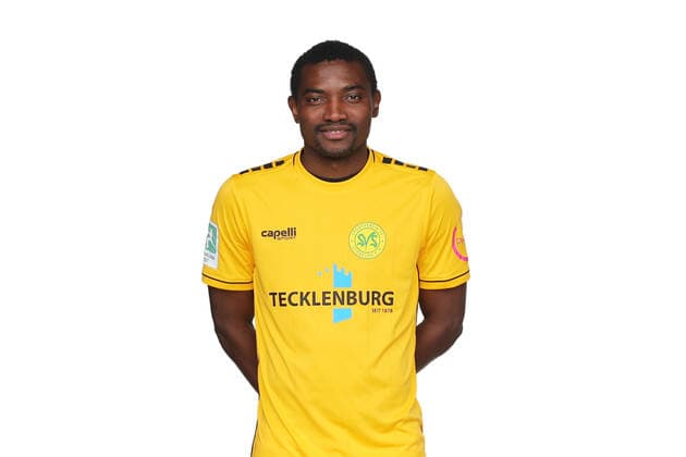 Straelen, Deutschland 22. Oktober 2022: Regionalliga West - 2022 2023 - SV Straelen - Teamshooting - Mannschaftsfoto Chigaemenzu Francis Ubabuik (SV Straelen) Tecklenburg Stadion Nordrhein Westfalen Copyright: xFotostandx xvanxderxVeldenx