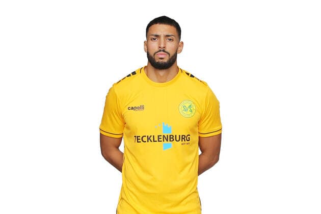 Straelen, Deutschland 22. Oktober 2022: Regionalliga West - 2022 2023 - SV Straelen - Teamshooting - Mannschaftsfoto Said Harouz (SV Straelen) Tecklenburg Stadion Nordrhein Westfalen Copyright: xFotostandx xvanxderxVeldenx