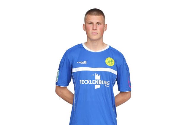 Straelen, Deutschland 22. Oktober 2022: Regionalliga West - 2022 2023 - SV Straelen - Teamshooting - Mannschaftsfoto Torhueter Lennart Winkler (SV Straelen) Tecklenburg Stadion Nordrhein Westfalen Copyright: xFotostandx xvanxderxVeldenx