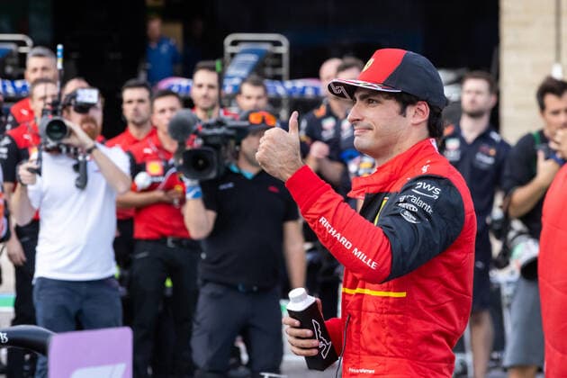 AUSTIN, TX - OCTOBER 22: Scuderia Ferrari driver Carlos Sainz (55) of Team Spain gives a thumbs up after getting the pole of the F1 US Grand Prix at Circuit of the Americas on October 22, 2022 in Austin, TX. (Photo by David Buono Icon Sportswire) AUTO: OCT 22 F1 US Grand Prix Icon2210220821