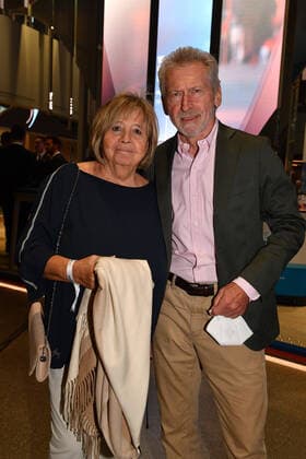 Paul Breitner mit Ehefrau Verleihung des Bayerischen Sportpreis 2022 Ehrung, Auszeichnung, Preis BMW Welt München 22. Oktober 2022