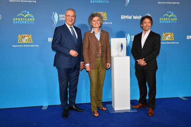 Joachim Herrmann, Miriam Vogt und Peter Schlickenrieder Verleihung des Bayerischen Sportpreis 2022 Ehrung, Auszeichnung, Preis BMW Welt München 22. Oktober 2022