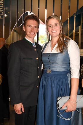 Natalie Geisenberger mit Ehemann Markus Scheer Verleihung des Bayerischen Sportpreis 2022 Ehrung, Auszeichnung, Preis BMW Welt München 22. Oktober 2022