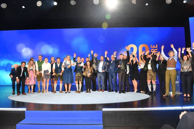 Gruppenfoto Preisträger Verleihung des Bayerischen Sportpreis 2022 Ehrung, Auszeichnung, Preis BMW Welt München 22. Oktober 2022