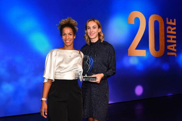 Mariama Jamanka und Alexandra Burghardt Verleihung des Bayerischen Sportpreis 2022 Ehrung, Auszeichnung, Preis BMW Welt München 22. Oktober 2022