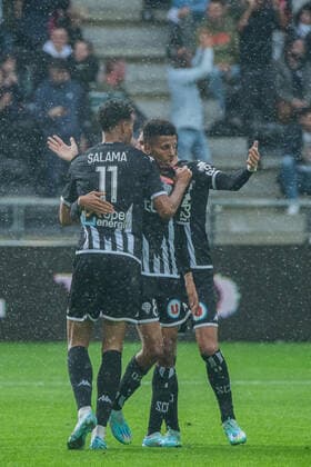 Joie des joueurs du Angers SCO aprÃ s le but de Amine Salama (ANGERS SCO) FOOTBALL : Angers SCO vs Stade Rennais - Ligue 1 - Journee 12 - 23 10 2022 BaptisteAutissier Panoramic 