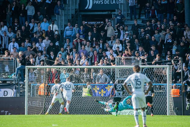 But de Lovro Majer (Stade Rennais) FOOTBALL : Angers SCO vs Stade Rennais - Ligue 1 - Journee 12 - 23 10 2022 BaptisteAutissier Panoramic 