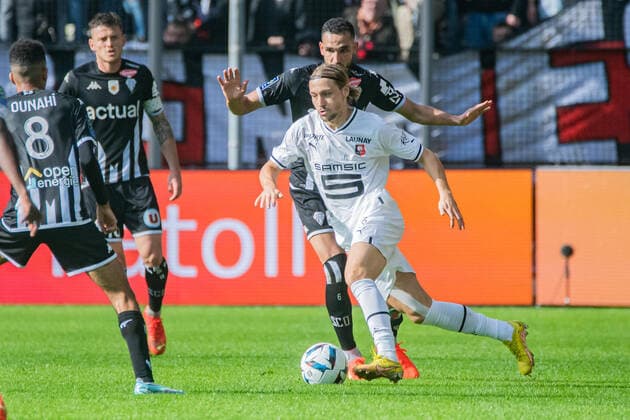 Lovro Majer (Stade Rennais) FOOTBALL : Angers SCO vs Stade Rennais - Ligue 1 - Journee 12 - 23 10 2022 BaptisteAutissier Panoramic 