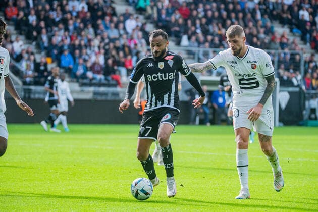 Sofiane Boufal (ANGERS SCO) Xeka (Stade Rennais) FOOTBALL : Angers SCO vs Stade Rennais - Ligue 1 - Journee 12 - 23 10 2022 BaptisteAutissier Panoramic 