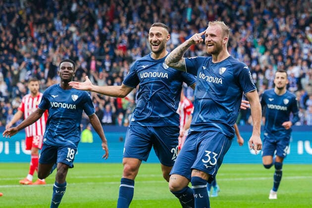 Bilder des Jahres, Sport 10 Oktober Sport Themen der Woche KW42 Sport Bilder des Tages 23.10.2022, Fussball, Saison 2022 2023, 1. Bundesliga, 11. Spieltag, VfL Bochum 1848 - 1. FC Union Berlin, v. l. Jordi Osei-Tutu (VfL Bochum 1848), Ivan Ordets (VfL Bochum 1848), Philipp Hofmann (VfL Bochum 1848) bejubeln das Tor zum 1:0, Foto: Dennis Ewert RHR-FOTO xRHR-FOTO DEx *** 23 10 2022, Football, 2022 2023 season, 1 Bundesliga, 11 matchday, VfL Bochum 1848 1 FC Union Berlin, f l Jordi Osei Tutu VfL Bochum 1848 , Ivan Ordets VfL Bochum 1848 , Philipp Hofmann VfL Bochum 1848 celebrate the goal to 1 0, Photo Dennis Ewert RHR PHOTO xRHR PHOTO DEx