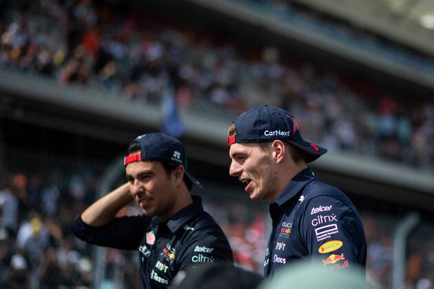Max Verstappen (NED, Oracle Red Bull Racing 1), Sergio Checo Perez (MEX, Oracle Red Bull Racing 11) bei der Fahrerparade, USA, Formel 1 Grand Prix der USA, Circuit of the Americas Austin, Raceday, 23.10.2022 USA, Formel 1 Grand Prix der USA, Circuit of the Americas Austin, Raceday, 23.10.2022 Austin Copyright: xEibner Memmlerx EP_MMR