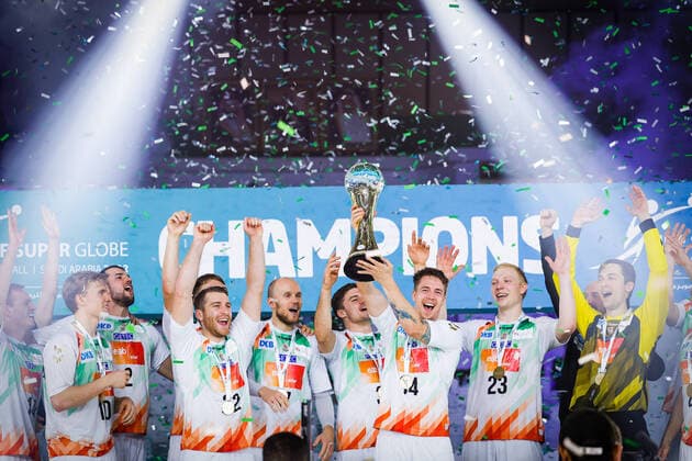 Bilder des Jahres, Sport 10 Oktober Sport Themen der Woche KW42 Medal Ceremony, 2022 IHF Men s Super Globe, Dammam, Saudi Arabia, 23.10.2022.,  Copyright: xJozoxCabrajax xkolektiffx