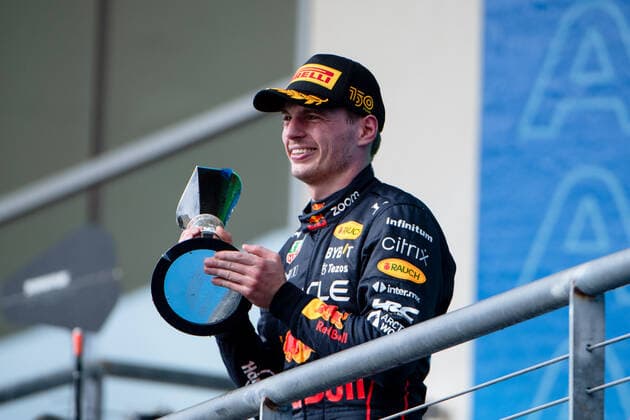 Max Verstappen (NED, Oracle Red Bull Racing 1) jubelt auf dem Podium ueber den Sieg, USA, Formel 1 Grand Prix der USA, Circuit of the Americas Austin, Rennen, 23.10.2022 USA, Formel 1 Grand Prix der USA, Circuit of the Americas Austin, Rennen, 23.10.2022 Austin Copyright: xEibner Memmlerx EP_MMR