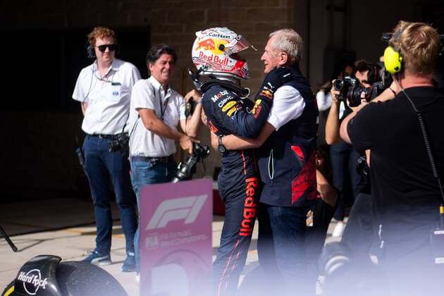 Max Verstappen (NED, Oracle Red Bull Racing 1), Helmut Marko (Red Bull, Sportdirektor) jubeln ueber den Sieg, USA, Formel 1 Grand Prix der USA, Circuit of the Americas Austin, Rennen, 23.10.2022 USA, Formel 1 Grand Prix der USA, Circuit of the Americas Austin, Rennen, 23.10.2022 Austin Copyright: xEibner Memmlerx EP_MMR