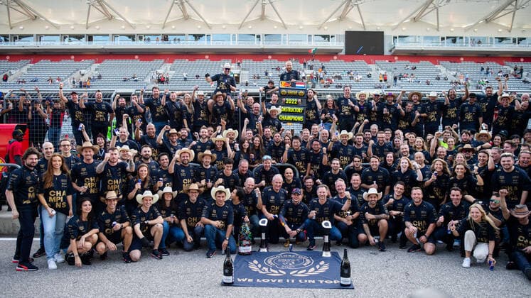 Red Bull Racing feiert einen Tag nach dem Tod von Dietrich Mateschitz (Geschaeftsfuehrer) den Gewinn der Konstrukteuersweltmeisterschaft, USA, Formel 1 Grand Prix der USA, Circuit of the Americas Austin, Rennen, 23.10.2022 USA, Formel 1 Grand Prix der USA, Circuit of the Americas Austin, Rennen, 23.10.2022 Austin Copyright: xEibner Memmlerx EP_MMR