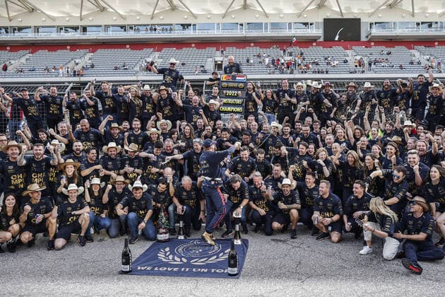 2022 Constructor Champions celebrations victory VERSTAPPEN Max (ned), Red Bull Racing RB18, portrait HORNER Christian (gbr), Team Principal of Red Bull Racing, portrait PEREZ Sergio (mex), Red Bull Racing RB18, portrait MARKO Helmut (aut), Drivers™ Manager of Red Bull Racing, portrait NEWEY Adrian (gbr), Chief Technical Officer of Red Bull Racing, portrait during the Formula 1 Aramco United States Grand Prix 2022, 19th round of the 2022 FIA Formula One World Championship, WM, Weltmeisterschaft from October 21 to 23, 2022 on the Circuit of the Americas, in Austin, Texas - F1 - UNITED STATES GRAND PRIX 2022 - RACE DPPI Panoramic  00122044__R5_9481