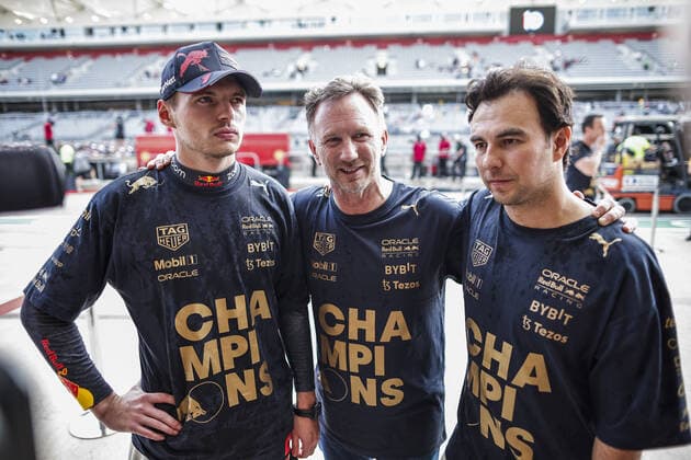 HORNER Christian (gbr), Team Principal of Red Bull Racing, portrait VERSTAPPEN Max (ned), Red Bull Racing RB18, portrait PEREZ Sergio (mex), Red Bull Racing RB18, portrait during the Formula 1 Aramco United States Grand Prix 2022, 19th round of the 2022 FIA Formula One World Championship, WM, Weltmeisterschaft from October 21 to 23, 2022 on the Circuit of the Americas, in Austin, Texas - F1 - UNITED STATES GRAND PRIX 2022 - RACE DPPI Panoramic  00122044__R5_9657