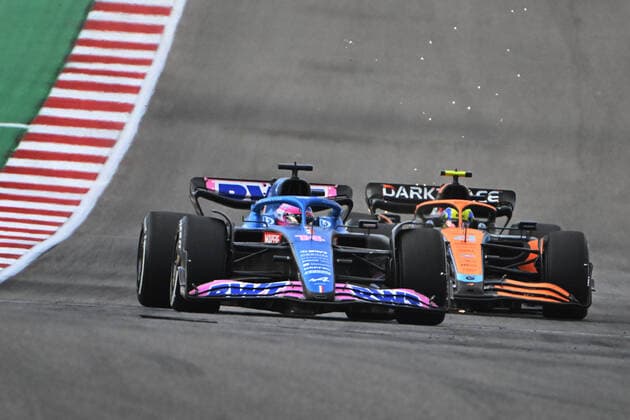 14 ALONSO Fernando (spa), Alpine F1 Team A522, action 04 NORRIS Lando (gbr), McLaren F1 Team MCL36, action during the Formula 1 Aramco United States Grand Prix 2022, 19th round of the 2022 FIA Formula One World Championship, WM, Weltmeisterschaft from October 21 to 23, 2022 on the Circuit of the Americas, in Austin, Texas - F1 - UNITED STATES GRAND PRIX 2022 - RACE DPPI Panoramic 00122044_231022-USA-4209-PVE