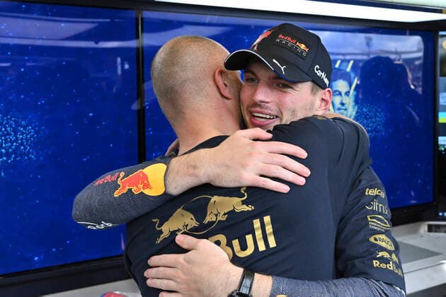 1 Max Verstappen (NLD, Oracle Red Bull Racing) and Oracle Red Bull Racing Team celebrates winning the 2022 World Constructors Championship, F1 Grand Prix of USA at Circuit of The Americas on October 23, 2022 in Austin, United States of America. (Photo by HOCH ZWEI) Austin United States of America