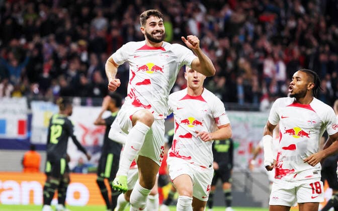 RB Leipzig - Real Madrid 25.10.2022 Leipzig, 25.10.2022, Red Bull Arena, Fussball, UEFA Champions League, Gruppe F, 5. Spieltag , RB Leipzig vs. Real Madrid , Im Bild: Tor für RB Leipzig. Josko Gvardiol (32, RB Leipzig) trifft zum 1:0 und jubelt mit den Teamkollegen. , UEFA regulations prohibit any use of photographs as image sequences and or quasi-video ,