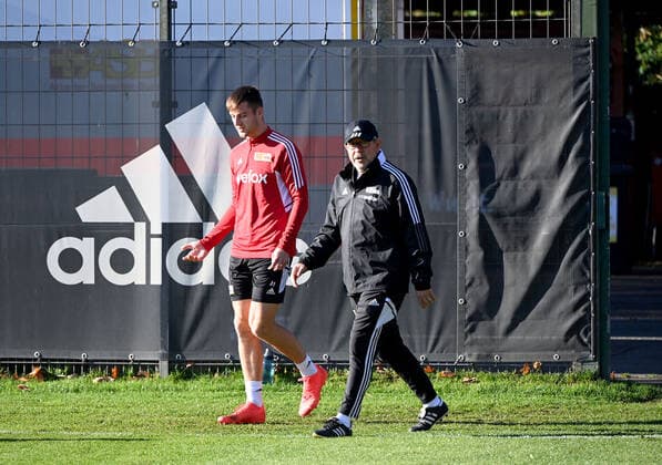 Fussball, Herren, Saison 2022 2023, Europa League, 1. FC Union Berlin, Training vor der Europa-League-Partie 1. FC Union Berlin - SC Sporting Braga, im Bild: Robin Knoche (1. FC Union), Trainer Urs Fischer (1. FC Union), 26.10. 2022, Copyright: xMatthiasxKochx