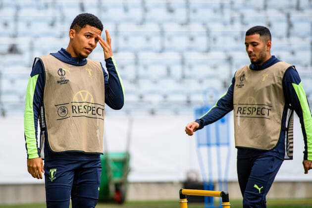 221026 Romain Gall and Sergio Pena during a training session with Malmö FF on October 26, 2022 in Malmö. Photo: Ludvig Thunman BILDBYRAN kod LT LT0431 fotboll football soccer fotball uefa europa league träning practice training malmö ff bbeng Copyright: LUDVIGxTHUNMAN BB221026LT006