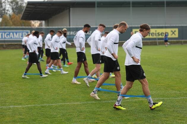 SOCCER - UEFA EL, Sturm vs Feyenoord GRAZ,AUSTRIA,26.OCT.22 - SOCCER - UEFA Europa League, group stage, SK Sturm Graz vs Feyenoord Rotterdam, preview, training Sturm. Image shows team of Sturm during the training.  GEPAxpictures xChrisxBauer