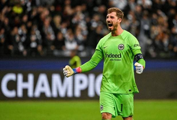 Sport Themen der Woche KW43 Sport Bilder des Tages 26.10.2022, xpsx, Fussball UEFA Champions League, Eintracht Frankfurt - Olympique Marseille v.l. jubel nach dem Sieg Kevin Trapp (Eintracht Frankfurt) (DFL DFB REGULATIONS PROHIBIT ANY USE OF PHOTOGRAPHS as IMAGE SEQUENCES and or QUASI-VIDEO) emspor Frankfurt *** 26 10 2022, xpsx, football UEFA Champions League, Eintracht Frankfurt Olympique Marseille v l jubel nach dem Sieg Kevin Trapp Eintracht Frankfurt DFL DFB REGULATIONS PROHIBIT ANY USE OF PHOTOGRAPHS as IMAGE SEQUENCES and or QUASI VIDEO emspor Frankfurt