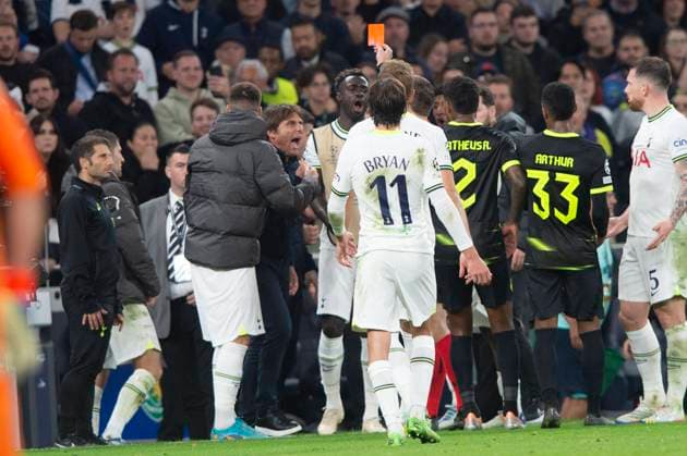 Sport Themen der Woche KW43 Antonio Conte manager of Tottenham Hotspur receives a red card during the UEFA Champions League match between Tottenham Hotspur and Sporting CP at Tottenham Hotspur Stadium, London, England on 26 October 2022. Copyright: xSalvioxCalabresex 34000049