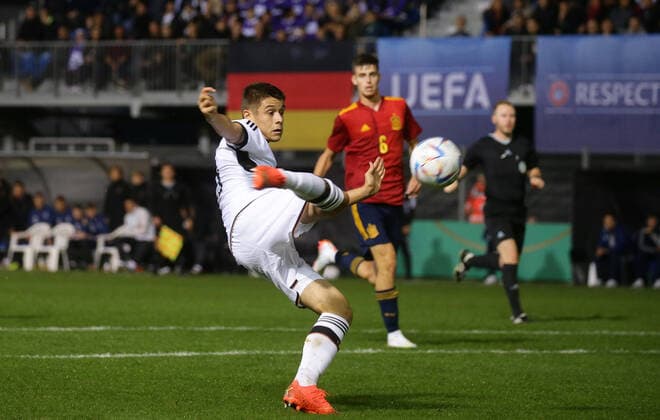 Pforzheim , Fußball Länderspiel U19 Deutschland vs. Spanien , Nicolo Tresoldi ( GER )