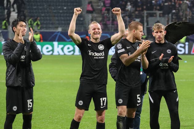 xMHx - UEFA Champions League: Eintracht Frankfurt - Olympique Marseille am 26.10.2022 im Deutsche Bank Park in Frankfurt Jubel über den Sieg bei Sebastian Rode (Frankfurt 17)