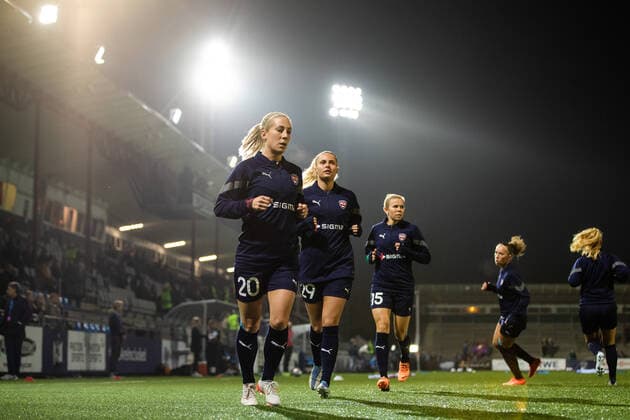 221027 Mia Persson, Olivia Holdt and Jessica Wik of FC Rosengard during warm up ahead of the UEFA Women s Champions League football match between FC Rosengard and Barcelona on October 27, 2022 in Malmö. Photo: Mathilda Ahlberg BILDBYRAN COP 240 MA0318 fotboll football soccer fotball champions league fc rosengard barcelona dam bbeng Copyright: MATHILDAxAHLBERG BB221027BB389
