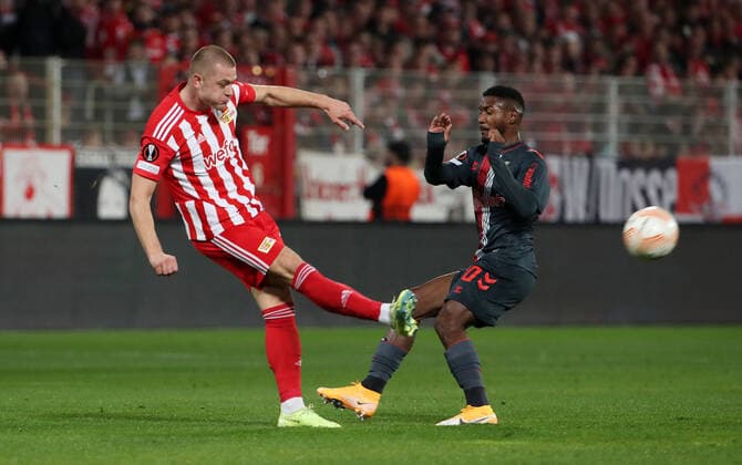Julian Ryerson, Fabiano Silva Zweikampf Spielszene Aktion Fußball Fussball UEL UEFA Europa League Herren Saison 2022 2023 27.10.2022 1.FC Union Berlin FCU vs. SC Sporting Braga DFL regulations prohibit any use of photographs as image sequences and or quasi-video.