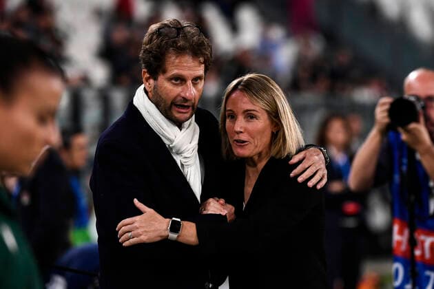 Foto Fabio Ferrari LaPresse 27 Ottobre 2022 - Torino, Italia - calcio - Juventus Women vs Olympique Lyonnais - Women s Champions League - Fase a Gironi - Gruppo C -2 6-Juventus Stadium. Nella foto:-Joe Montemurro(juventus Women);Sonia Bompastor(Olympique Lyonnais Women); October 27, 2022 Turin, Italy - sport, calcio - Juventus Women vs Olympique Lyonnais - Women s Champions League - Group stage - Group C -2 6-Juventus Stadium. In the pic: Joe Montemurro(juventus Women);Sonia Bompastor(Olympique Lyonnais Women);  Copyright: xFabioxFerrari LaPressex