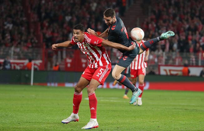 Danilho Doekhi, Abel Ruiz Zweikampf Spielszene Aktion Fußball Fussball UEL UEFA Europa League Herren Saison 2022 2023 27.10.2022 1.FC Union Berlin FCU vs. SC Sporting Braga DFL regulations prohibit any use of photographs as image sequences and or quasi-video.