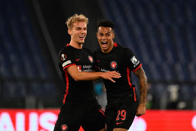 October 27, 2022, Rome, Italy: Gustav Isaksen (FC Midtjylland) and Paulinho (FC Midtjylland) celebrates after scoring the goal 0-1 during the UEFA Europa League 2022-2023 football match between SS Lazio and FC Midtjylland at The Olympic Stadium in Rome on 27 October 2022. football Europa League match - SS Lazio vs FC Midtjylland, Rome, Italy  - ZUMAl164 20221027_zsa_l164_004 Copyright: xFabrizioxCorradettix
