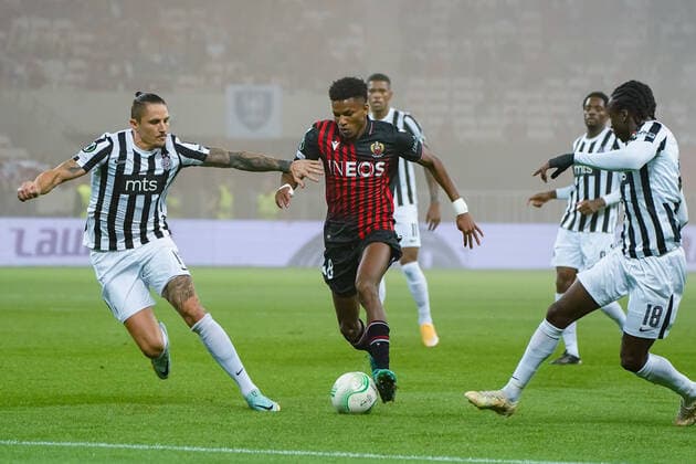 Rares Ilie (OGC Nice) - Ljubomir Fejsa (FK Partizan) FOOTBALL : OGC Nice vs FK Partizan - Conference League - Phase de groupe - Nice - 27 10 2022 NorbertScanella Panoramic 